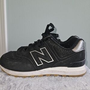 New Balance Women's Black and Silver Athletic Sneaker